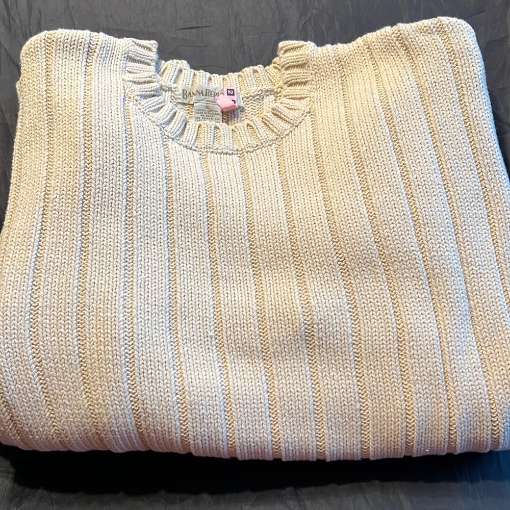 Banana Republic. Men’s Heavy vintage like new cable knit sweater size XL